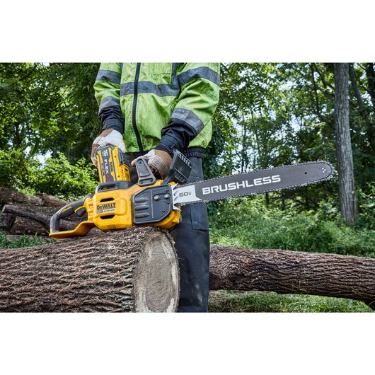 DeWalt 60V MAX 20" Chainsaw 5.0Ah Kit